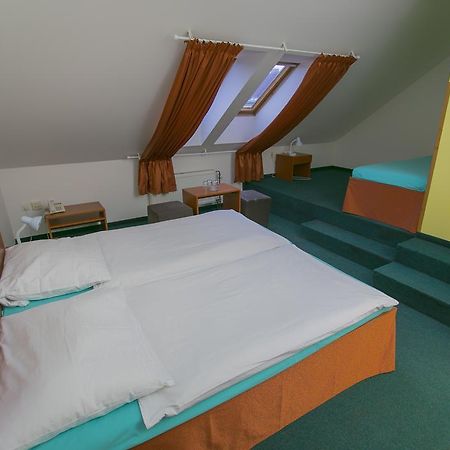 Hotel U Sladku Прага Екстер'єр фото