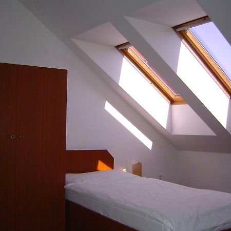 Hotel U Sladku Прага Екстер'єр фото