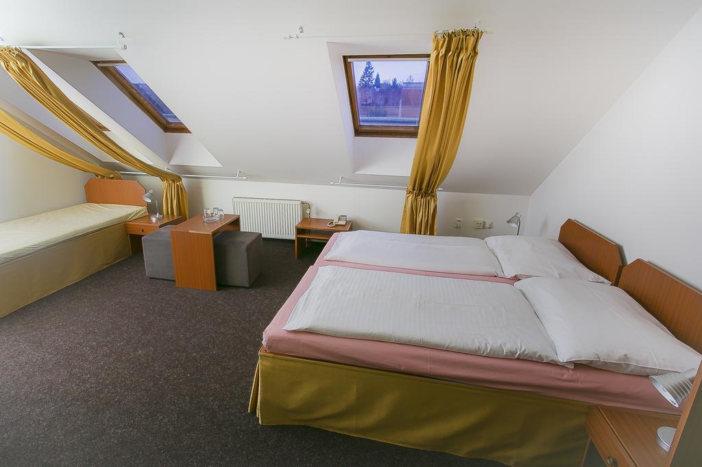 Hotel U Sladku Прага Екстер'єр фото