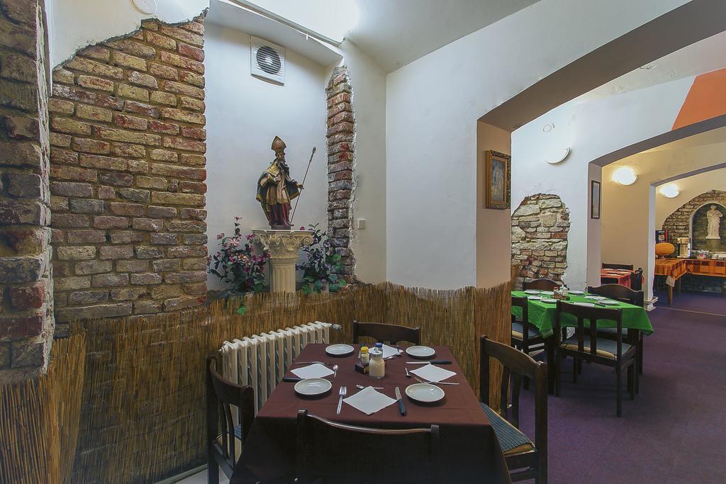 Hotel U Sladku Прага Екстер'єр фото
