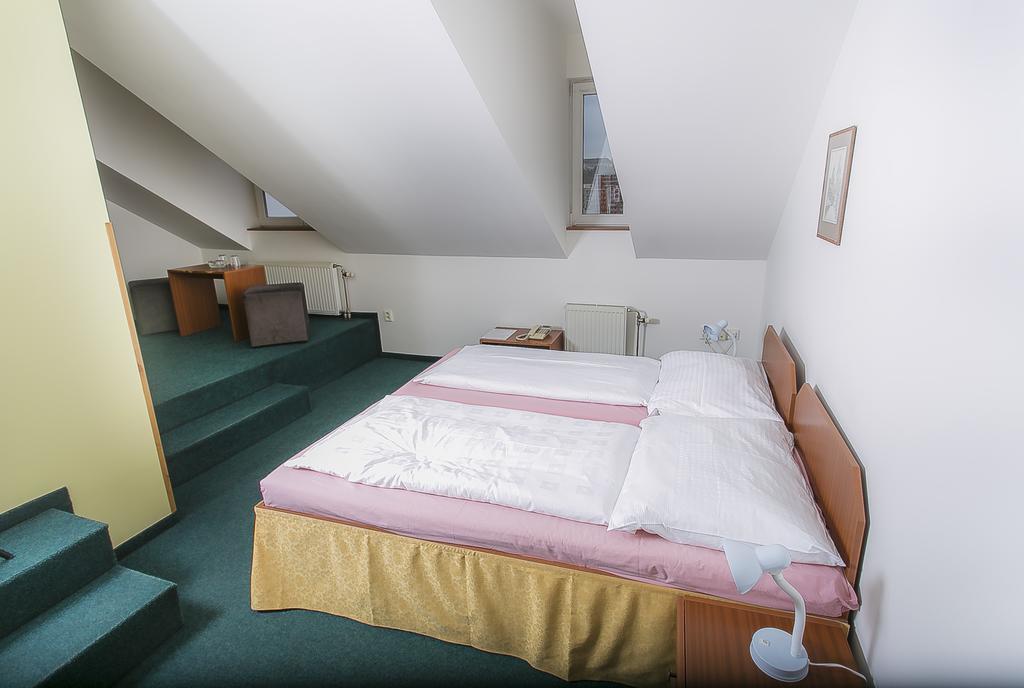 Hotel U Sladku Прага Екстер'єр фото