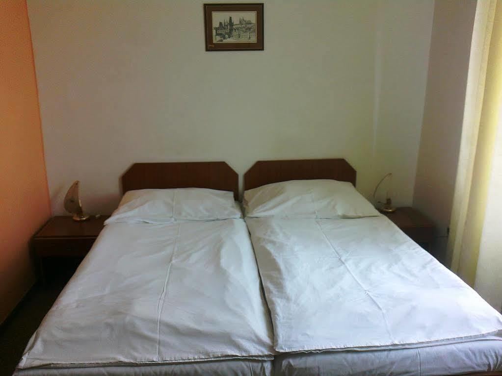 Hotel U Sladku Прага Екстер'єр фото