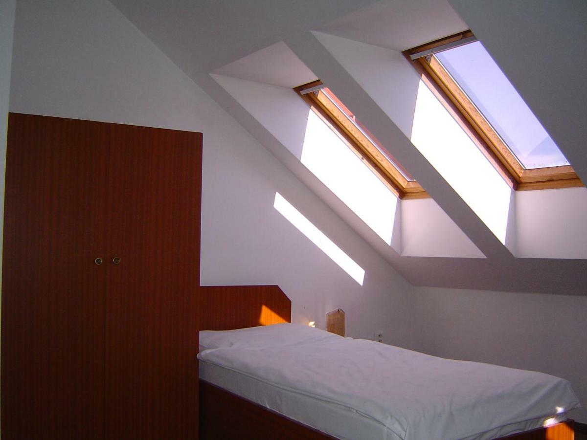Hotel U Sladku Прага Екстер'єр фото